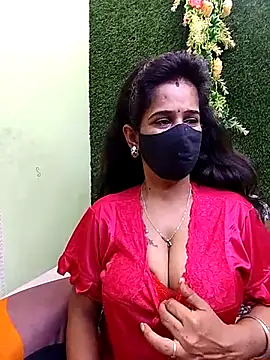 Snapshot of Tinaa_baby chatting on April 19, 2026, 9:43 am Tinaa baby online show from April 19, 2026, 9:43 am