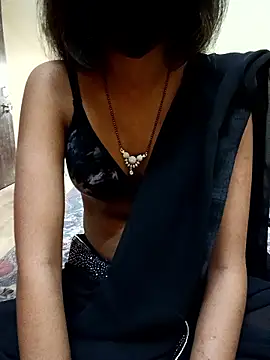 MAYA BED GIRL online show from March 23, 2026, 10:04 am