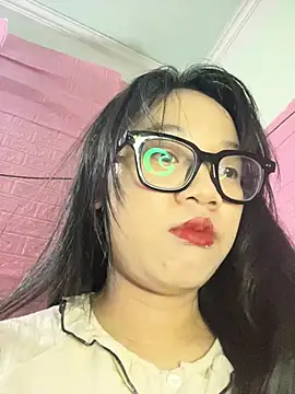 Leeeeiu online show from May 22, 2026, 3:21 pm