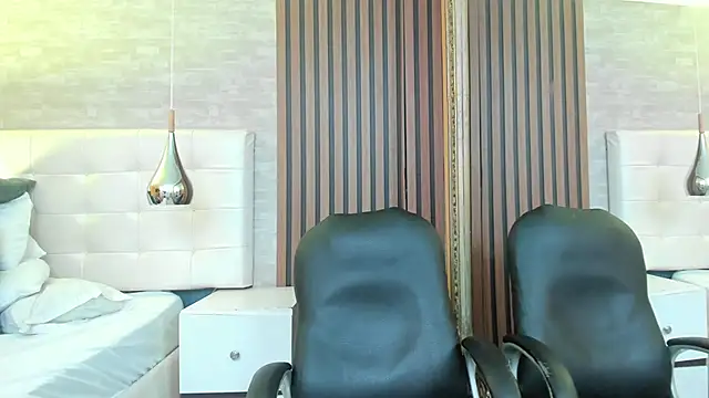 AbbyLoius online show from April 17, 2026, 2:20 pm