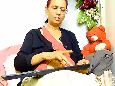 Snapshot of Hot_queen58 chatting on June 27, 2026, 5:46 am Hot queen58 online show from June 27, 2026, 5:46 am