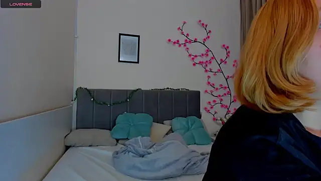 DellaRows online show from May 5, 2026, 5:43 am