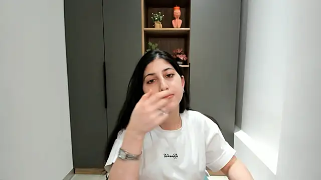 Snapshot of KatinaArds chatting on March 2, 2026, 9:05 am KatinaArds online show from March 2, 2026, 9:05 am