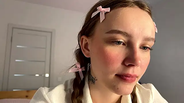 Lolatatee online show from March 9, 2026, 12:30 pm