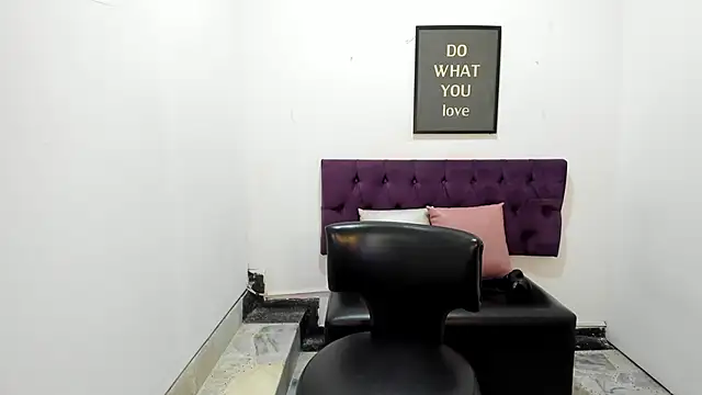 TomBoy Natali online show from April 3, 2026, 7:20 pm