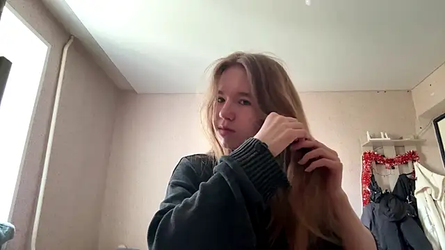 LeomaJee online show from April 18, 2026, 10:06 am