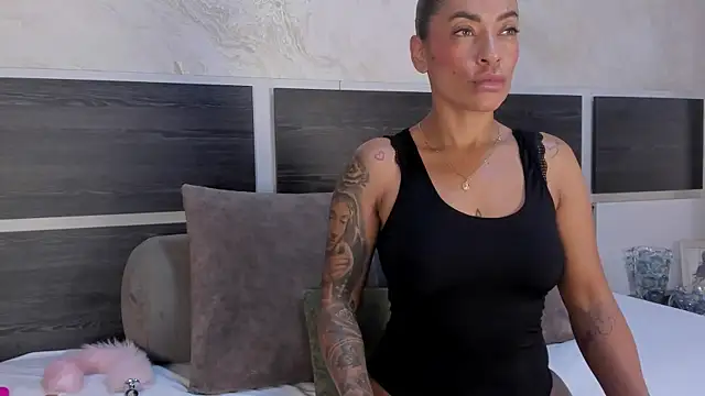 Snapshot of Natalia_Cruzz chatting on June 5, 2026, 8:03 pm Natalia Cruzz online show from June 5, 2026, 8:03 pm