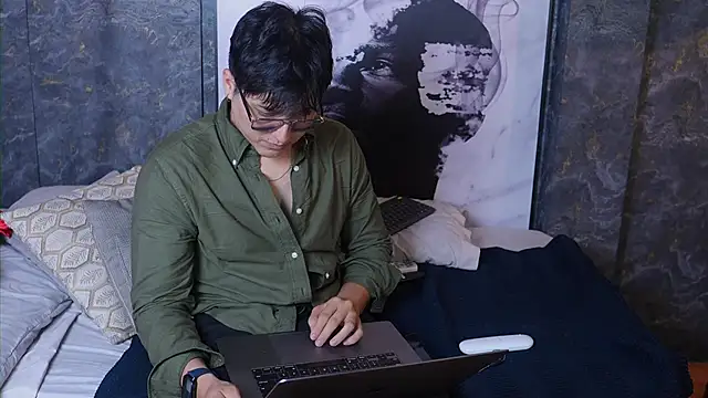 Mia and Belmonth online show from April 13, 2026, 6:45 pm