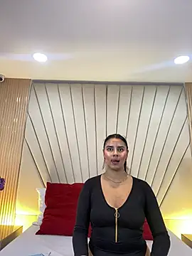 AnitaMore  online show from April 13, 2026, 4:33 pm