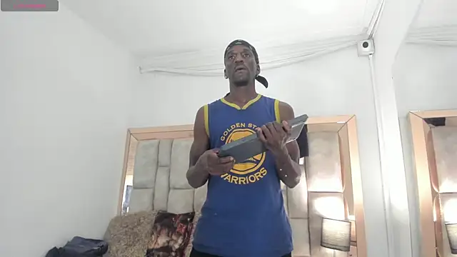 Snapshot of Titan_Moreno_ chatting on July 16, 2026, 1:08 pm Titan Moreno online show from July 16, 2026, 1:08 pm