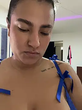 veronica  olsonn online show from April 16, 2026, 11:44 am