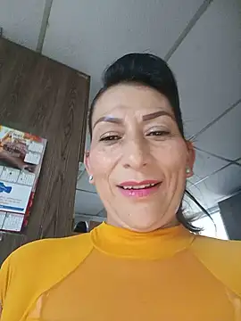 Snapshot of Lucia_Rios chatting on July 9, 2026, 10:09 pm Lucia Rios online show from July 9, 2026, 10:09 pm