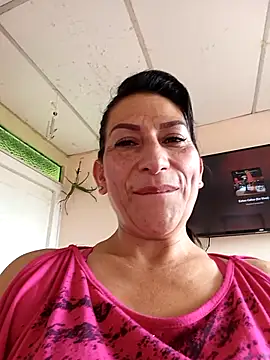 Snapshot of Lucia_Rios chatting on July 18, 2026, 5:43 pm Lucia Rios online show from July 18, 2026, 5:43 pm