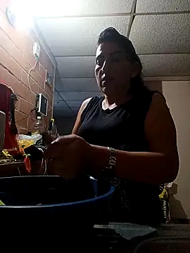 Lucia Rios online show from April 14, 2026, 11:43 pm