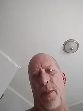 coestet online show from March 3, 2026, 7:32 pm