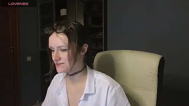 Tender Swan online show from March 13, 2026, 10:04 pm