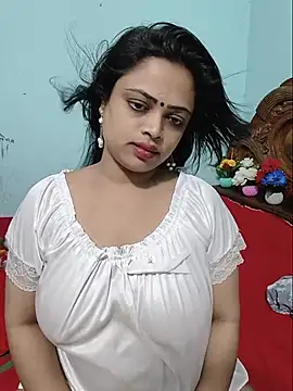 Snapshot of Beauty-3 chatting on July 6, 2026, 3:03 pm Beauty-3 online show from July 6, 2026, 3:03 pm