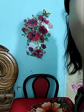 Snapshot of Beauty-3 chatting on July 6, 2026, 7:59 am Beauty-3 online show from July 6, 2026, 7:59 am