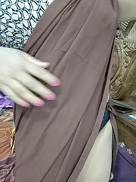 Beauty-3 online show from March 8, 2026, 4:43 pm