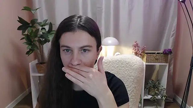 MistyBree online show from March 5, 2026, 9:39 am