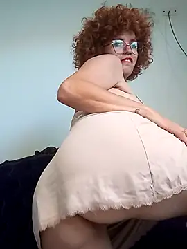 roxybykiss online show from April 21, 2026, 6:47 pm