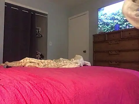 LunaBl00m online show from March 10, 2026, 1:37 pm