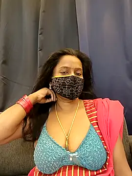 misti-boudii online show from April 4, 2026, 11:22 pm