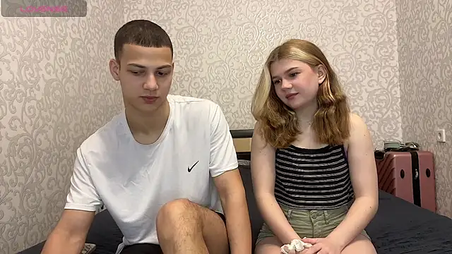 Snapshot of mirel_couple chatting on May 15, 2026, 10:13 am mirel couple online show from May 15, 2026, 10:13 am
