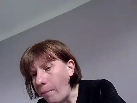 alicexox0 online show from April 4, 2026, 12:01 pm