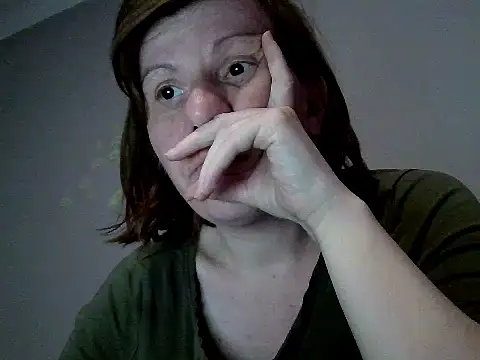 alicexox0 online show from March 14, 2026, 4:35 pm