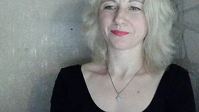 Katerina-Kissa online show from April 16, 2026, 9:39 pm