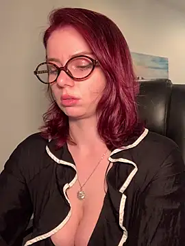 Snapshot of VelvetChloe chatting on May 5, 2026, 3:48 pm VelvetChloe online show from May 5, 2026, 3:48 pm