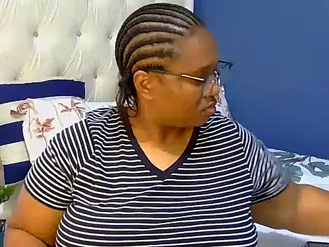 Snapshot of Cuddle_Zee chatting on May 4, 2026, 3:04 pm Cuddle Zee online show from May 4, 2026, 3:04 pm