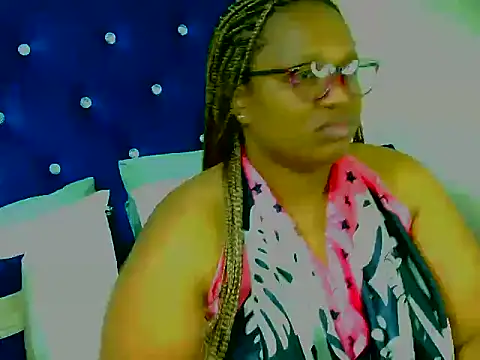 Snapshot of Cuddle_Zee chatting on April 6, 2026, 3:02 am Cuddle Zee online show from April 6, 2026, 3:02 am