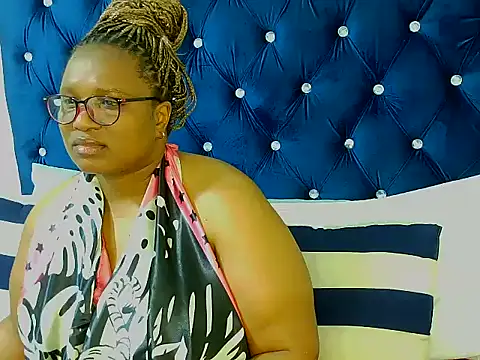 Snapshot of Cuddle_Zee chatting on April 1, 2026, 9:45 pm Cuddle Zee online show from April 1, 2026, 9:45 pm