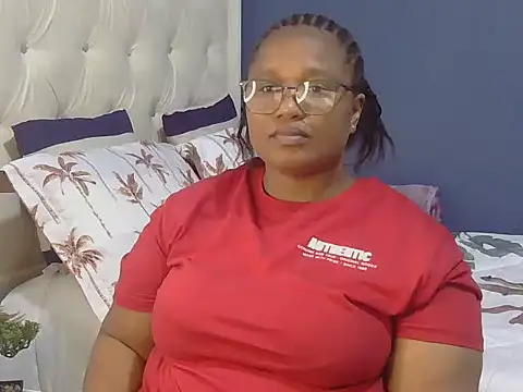 Snapshot of Cuddle_Zee chatting on May 8, 2026, 2:43 pm Cuddle Zee online show from May 8, 2026, 2:43 pm