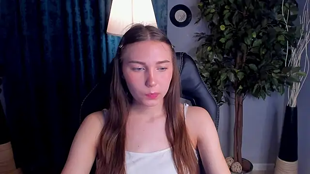 Snapshot of OliviaLang chatting on April 3, 2026, 11:27 am OliviaLang online show from April 3, 2026, 11:27 am
