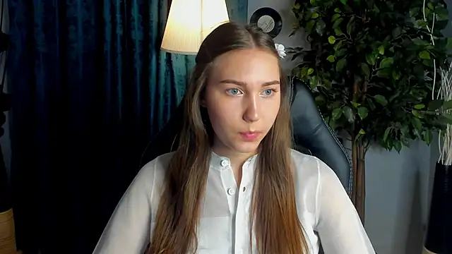 Snapshot of OliviaLang chatting on March 31, 2026, 1:57 pm OliviaLang online show from March 31, 2026, 1:57 pm