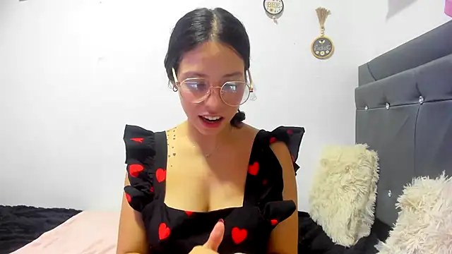 Snapshot of Miranda-cambell chatting on July 14, 2026, 11:33 pm Miranda-cambell online show from July 14, 2026, 11:33 pm
