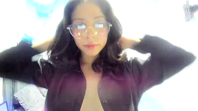Snapshot of Miranda-cambell chatting on May 28, 2026, 11:32 pm Miranda-cambell online show from May 28, 2026, 11:32 pm