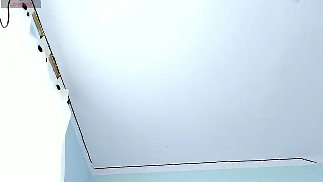 WineLuxDuo online show from April 10, 2026, 1:29 pm