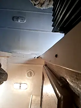 t4zm4ni4c23 online show from March 1, 2026, 7:36 pm