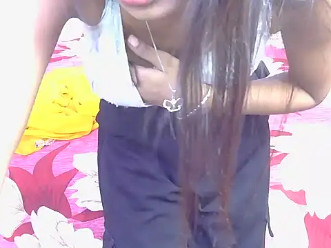 Snapshot of yours-isha chatting on July 23, 2026, 4:32 am yours-isha online show from July 23, 2026, 4:32 am