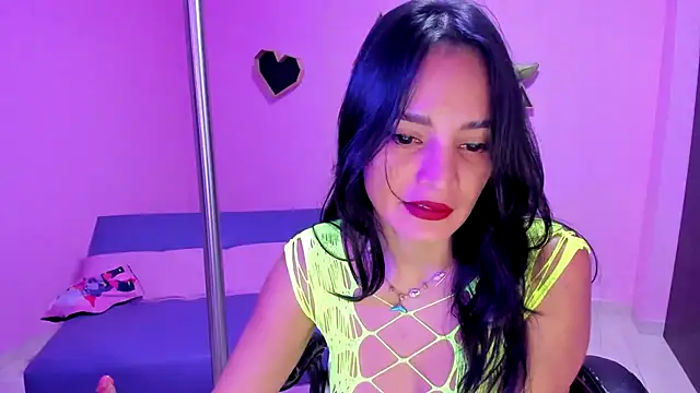 Snapshot of doll_katiuska chatting on May 8, 2026, 12:09 pm doll katiuska online show from May 8, 2026, 12:09 pm