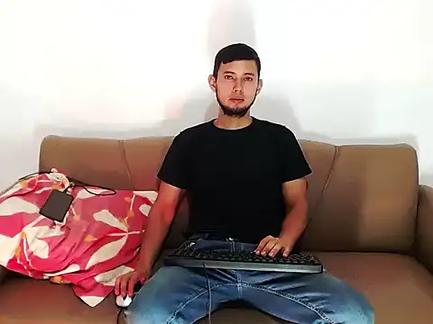 Snapshot of Braxel93 chatting on March 5, 2026, 2:41 am Braxel93 online show from March 5, 2026, 2:41 am