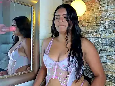 amarahanks11 online show from March 1, 2026, 10:54 pm