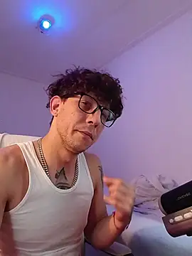 TitanNoir online show from March 21, 2026, 9:14 am