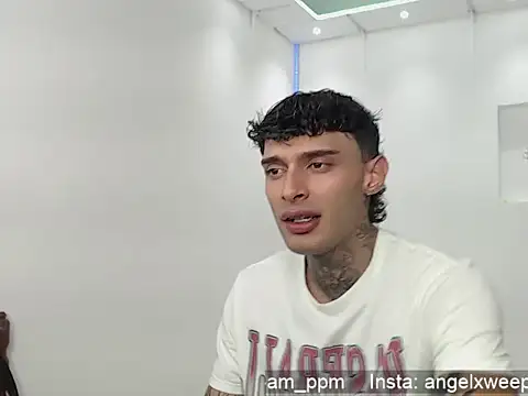 yourxcyberxangel online show from April 17, 2026, 12:46 am