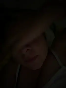 Zoe Luxxe  online show from April 5, 2026, 8:37 pm