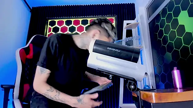 Max Hader  online show from April 2, 2026, 3:13 am